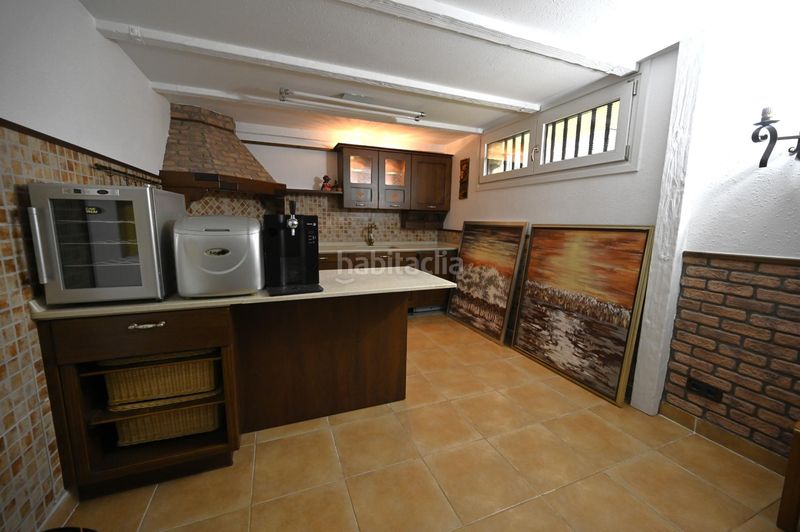 Foto 5e60b537-56d8-45fa-83cf-8bc6e6709bdc. Casa adossada amb calefacció aparcament a Loiu