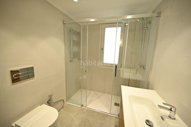 Foto 63f9c917-95e3-4d86-91f5-63aaa2e08265. Casa adossada amb calefacció aparcament a Loiu