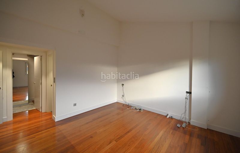 Foto 66db001d-effd-42ac-8060-d5811ac6279d. Casa adossada amb calefacció aparcament a Loiu