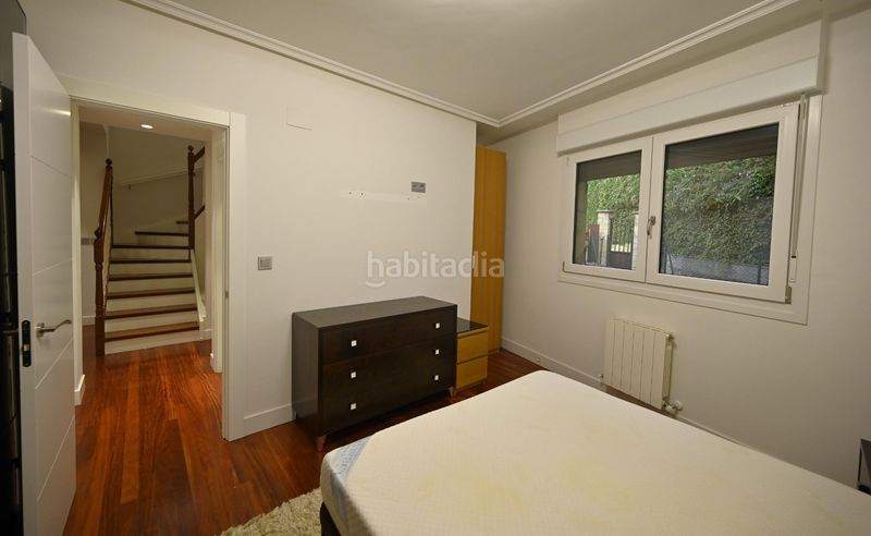 Foto c08a7baa-906c-406b-8d68-00b2f8c0be24. Casa adossada amb calefacció aparcament a Loiu