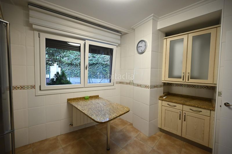 Foto c956cc1a-840b-4c1e-87c7-8f55e4c99f14. Casa adossada amb calefacció aparcament a Loiu