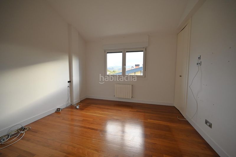 Foto cdaad956-817f-4854-9dbb-a712a1ca5cee. Casa adossada amb calefacció aparcament a Loiu