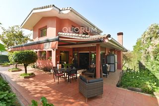 Chalet  Calle calle ametzabide. Magnífica casa independiente en la bilbaína