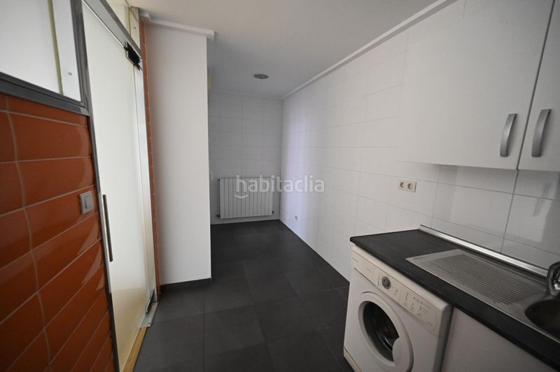 Foto e46a2d66-5b22-48d0-84e9-91e7c9e7d6a0. Pis amb calefacció aparcament a Erandio