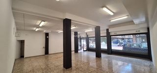 Locale commerciale  Calle calle santa eugenia. Local en muy buen estado en romo