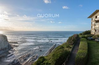 Flat  Calle kukullu. Piso en primera línea de playa con las mejores vistas al peñón e