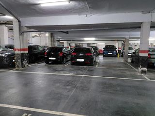 Aparcament cotxe  Calle bidezabal. Plaza de garaje a la venta en bidezabal