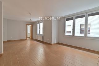 Appartamento  Calle de amezti. Amplio piso sin amueblar en algorta
