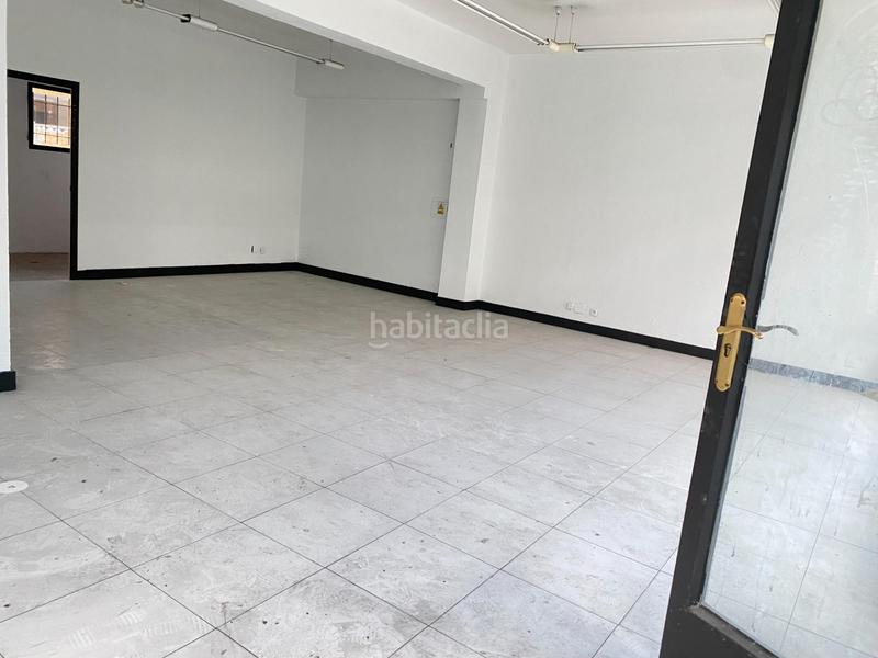 Foto c0aa2594-a92e-4e74-b5a8-d0b036bfe97a. Lloguer local comercial a Centro Urbano-Hirigunea Leioa