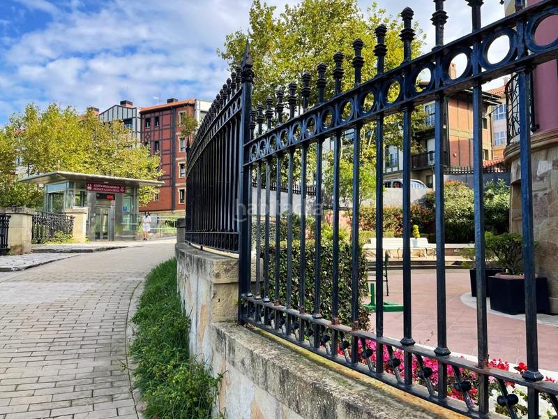 Foto 8a740f22-2858-4722-82ce-704e85ea5f8a. Flat with heating parking in Centro-Puerto Viejo Getxo