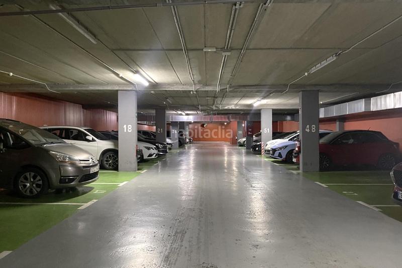 Foto b70fa19b-9fed-4328-9a3f-138d55b9a944. Parking voiture dans Artatza-Pinueta-Pinosolo Leioa