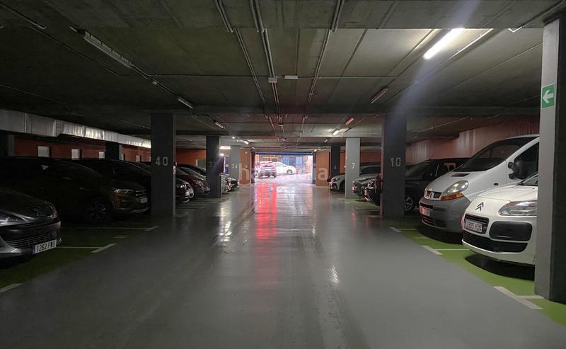 Foto bf78b0fd-1687-445f-8c5e-551049a0f677. Parking voiture dans Artatza-Pinueta-Pinosolo Leioa