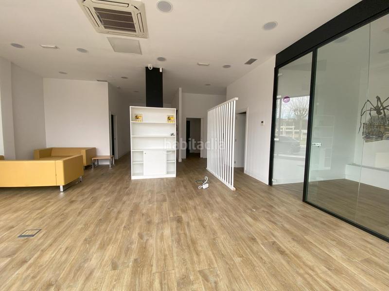 Foto 73cd9dec-bd54-43e2-b7f9-cf7e5992c3d7. Lloguer local comercial a Sondika