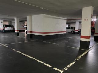 Aparcament cotxe  Avenida avenida de sabino arana. Garaje en bulevard de udondo