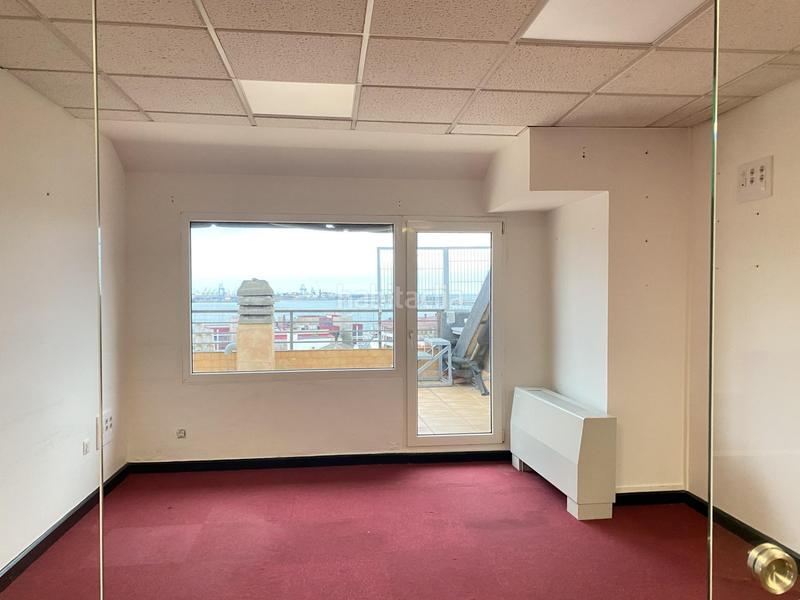 Foto cfa261e3-d9d7-43cb-bf6e-783b9a3e1b8b. Location bureau avec chauffage parking dans Las Arenas Getxo