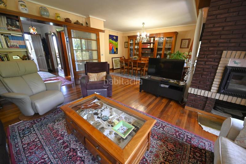 Foto 1703b393-cb09-44ed-8c5f-a36eb54e4082. Semi detached house with heating parking in Artatza-Pinueta-Pinosolo Leioa