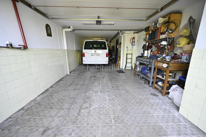 Foto 1ea65ad2-0f81-436b-9d4e-e576410e84a3. Semi detached house with heating parking in Artatza-Pinueta-Pinosolo Leioa