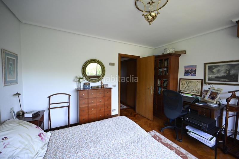 Foto 25fb111b-05fc-4a8f-8e20-aa507763a23d. Semi detached house with heating parking in Artatza-Pinueta-Pinosolo Leioa