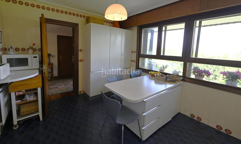 Foto 284011a7-6123-4472-bfc5-18c5c307039a. Semi detached house with heating parking in Artatza-Pinueta-Pinosolo Leioa