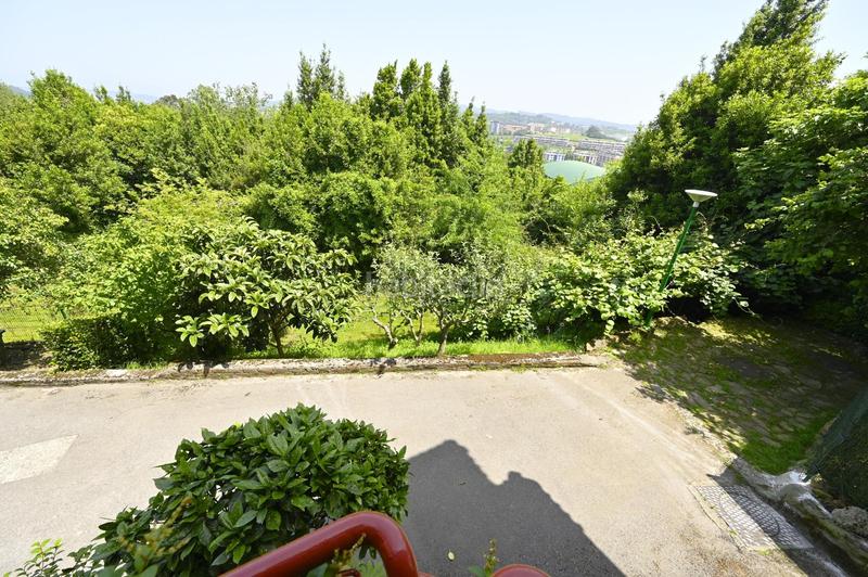 Foto 356c8933-d127-4b34-9723-51fa128e10d4. Semi detached house with heating parking in Artatza-Pinueta-Pinosolo Leioa