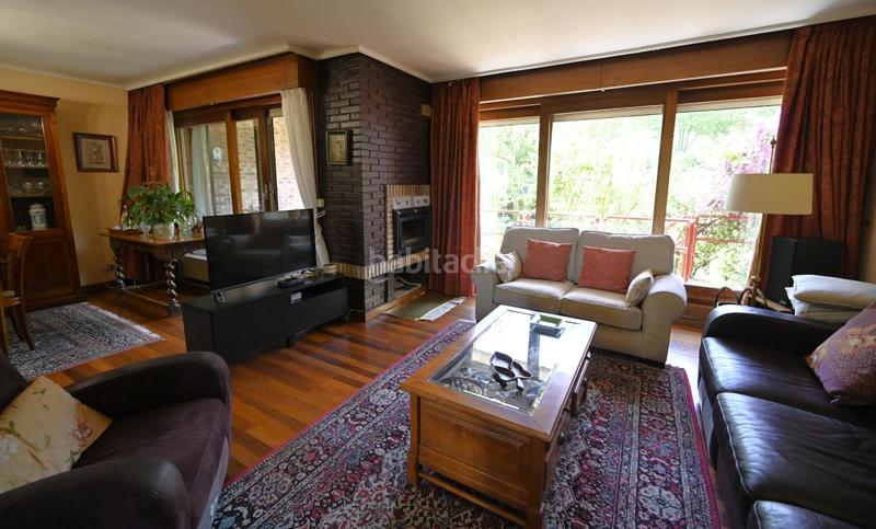 Foto 6f77aa6b-bc6f-4031-b7f6-b05bcc8ddc95. Semi detached house with heating parking in Artatza-Pinueta-Pinosolo Leioa