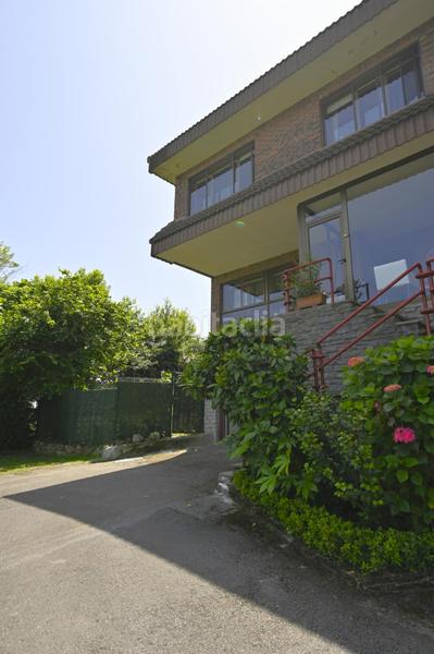 Foto f8763480-b4fe-4f21-b809-87bd4fd96092. Semi detached house with heating parking in Artatza-Pinueta-Pinosolo Leioa