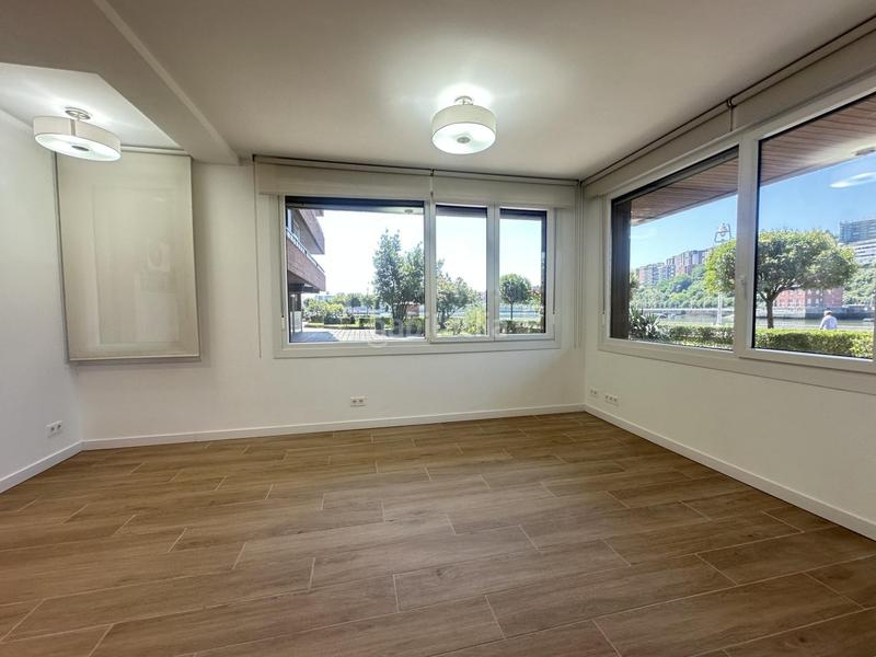 Foto 2f757b9d-9f00-41b8-98a2-41b50c908101. Alquiler piso vivienda, a estrenar y con espectaculares vistas, en el muelle tomás olabarri en Getxo