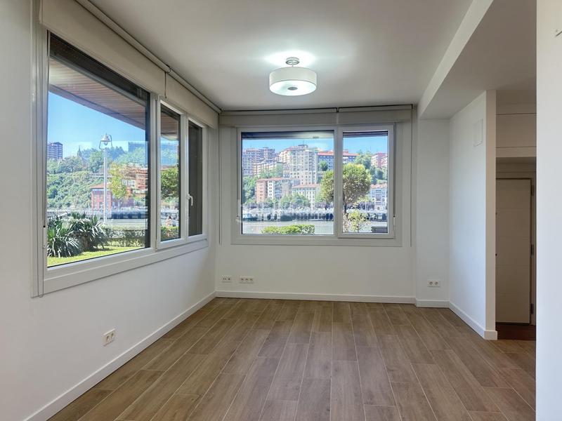 Foto 4341e00a-0ce8-41a6-b64c-b54799498018. Alquiler piso vivienda, a estrenar y con espectaculares vistas, en el muelle tomás olabarri en Getxo