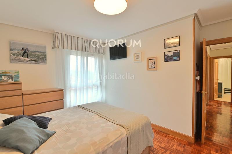 Foto 24f9da19-b046-4c40-b869-e8d9d44959c7. Piso vivienda totalmente exterior con piscina comunitaria en Leioa