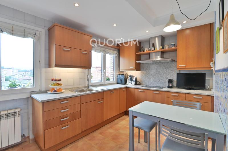 Foto 7ff90a24-902d-4dd1-8b41-b1796dc84e34. Piso vivienda totalmente exterior con piscina comunitaria en Leioa