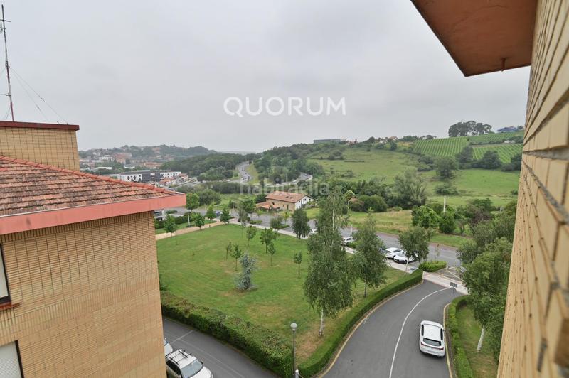 Foto 8cb8e925-886b-4cc3-a79d-ab303bc4f6e2. Piso vivienda totalmente exterior con piscina comunitaria en Leioa