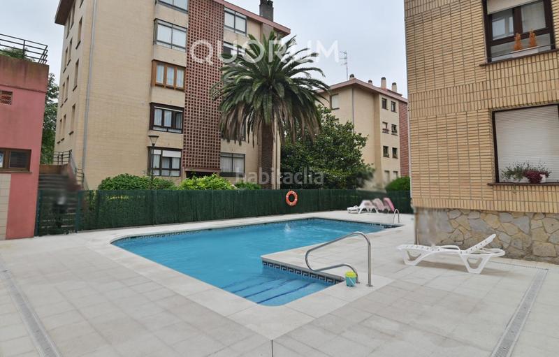 Foto b153a616-0f0d-438b-a1db-982aa9b6ffef. Piso vivienda totalmente exterior con piscina comunitaria en Leioa