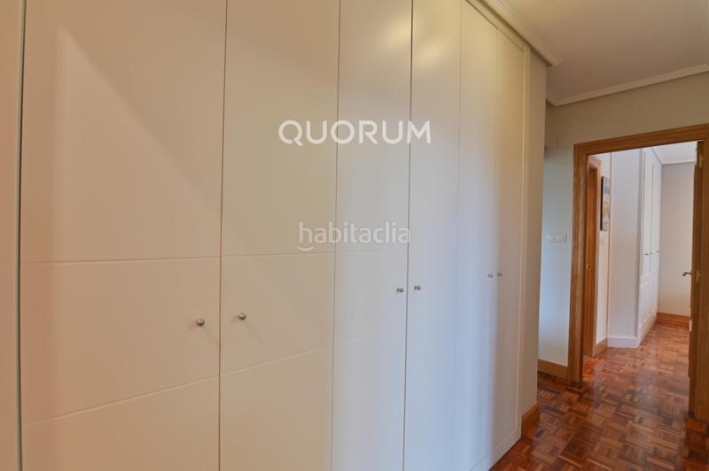 Foto c47e1c51-c6f0-4371-a490-2e1aab426572. Piso vivienda totalmente exterior con piscina comunitaria en Leioa