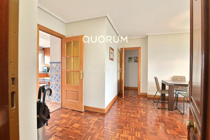 Foto f1f42649-3178-47e9-a6d7-a66634398ac9. Piso vivienda totalmente exterior con piscina comunitaria en Leioa