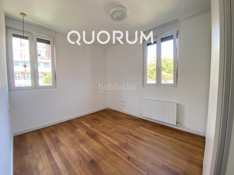 Foto bb054dca-ce08-4b11-8381-a6fa8680bccd. Piso vivienda exterior, completamente reformada y con balcón en Getxo