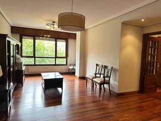 Miete Etagenwohnung in Las Arenas. Vivienda muy amplia en el centro de las arenas
