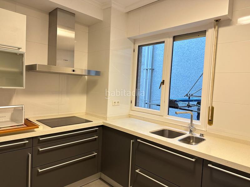 Foto fde563ae-d0ce-4984-8d1c-ed02a9be32f0. Alquiler piso vivienda muy amplia en el centro de Las Arenas en Getxo