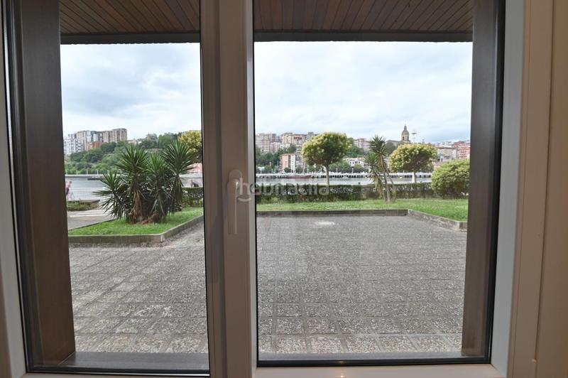 Foto 307c3464-faf4-413c-87b9-e5afd9b94fd2. Alquiler piso vivienda, a estrenar y con inmejorables vistas, en el muelle tomás olabarri en Getxo