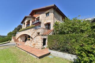 Xalet en Gorliz. Espectacular chalet pareado con vistas a la ra de plentzia