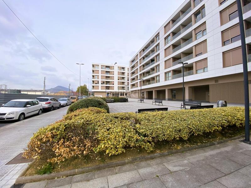 Foto dd68ffda-197e-4ae5-9938-232c571dc317. Affitto locale commerciale in Lamiako-Txopoeta Leioa