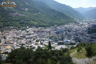 Proprit dans Escaldes-Engordany. Terreno en venta en els vilars.