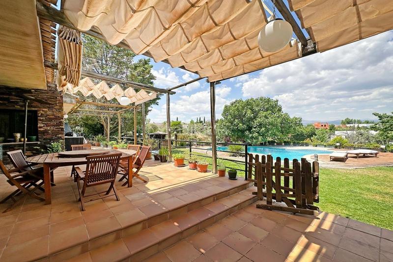 Foto 932e350c-4a49-4eae-a62e-f0008da6dbb5. Chalet alegre y bellísima casa alta calidad de construcción con estética única en una parcela de casi 5000 metros cuadrad en Ciudalcampo