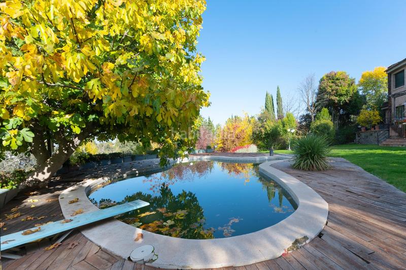 Foto 94d322d4-8dd1-4b5c-ad69-eef624b5e3db. Chalet alegre y bellísima casa alta calidad de construcción con estética única en una parcela de casi 5000 metros cuadrad en Ciudalcampo
