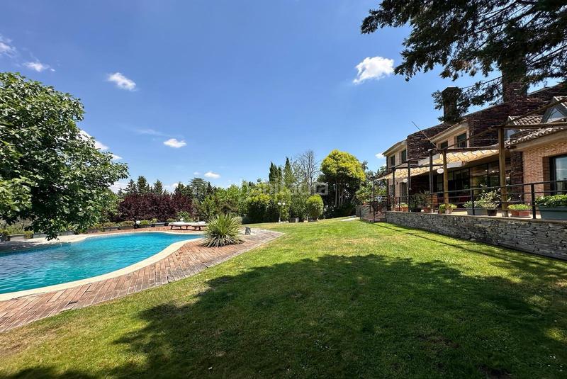 Foto 9c84c907-5e65-45c0-8c11-6804264357dd. Chalet alegre y bellísima casa alta calidad de construcción con estética única en una parcela de casi 5000 metros cuadrad en Ciudalcampo