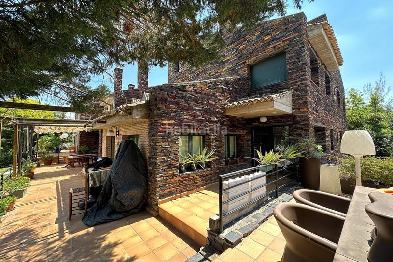 Foto acda7aa4-923f-4292-a8c5-dfb2d7a7ce31. Chalet alegre y bellísima casa alta calidad de construcción con estética única en una parcela de casi 5000 metros cuadrad en Ciudalcampo