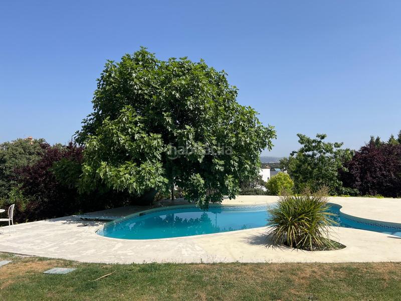 Foto b858f28d-3599-4a5b-b590-415d6f541182. Chalet alegre y bellísima casa alta calidad de construcción con estética única en una parcela de casi 5000 metros cuadrad en Ciudalcampo