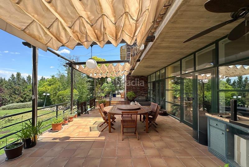 Foto c248afda-091e-4045-96ee-dd40696c2f3b. Chalet alegre y bellísima casa alta calidad de construcción con estética única en una parcela de casi 5000 metros cuadrad en Ciudalcampo