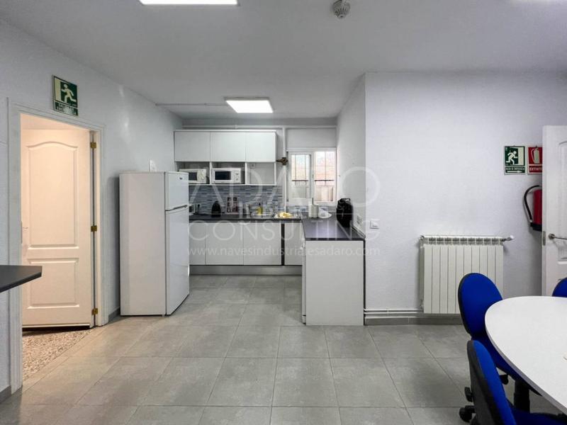 Foto b684e02d-5cec-490d-bc51-f1c31cff3636. Fabrikhalle in El Barral Ferial Coslada