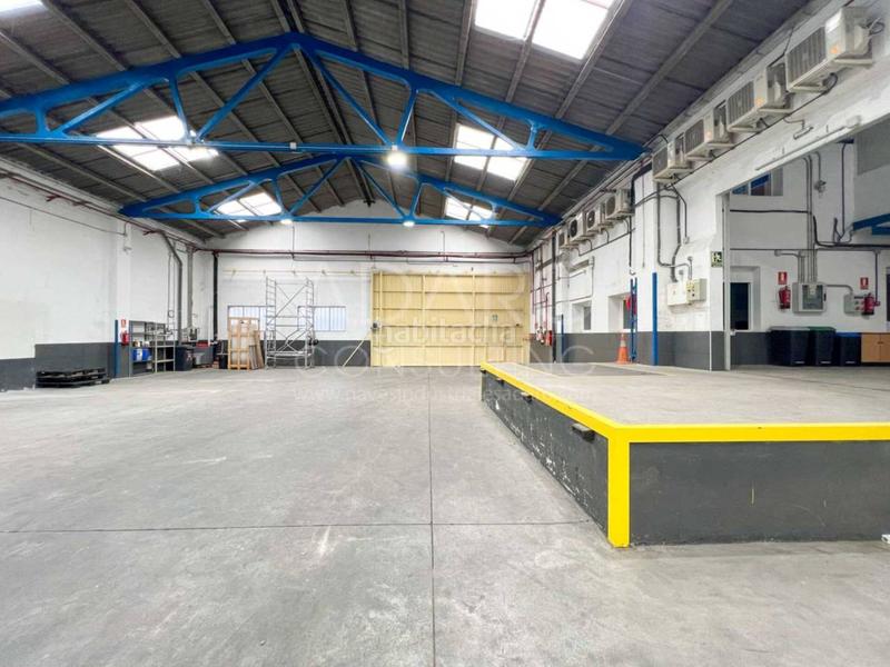 Foto b8080713-b56f-474e-91bc-8e27404b0442. Fabrikhalle in El Barral Ferial Coslada