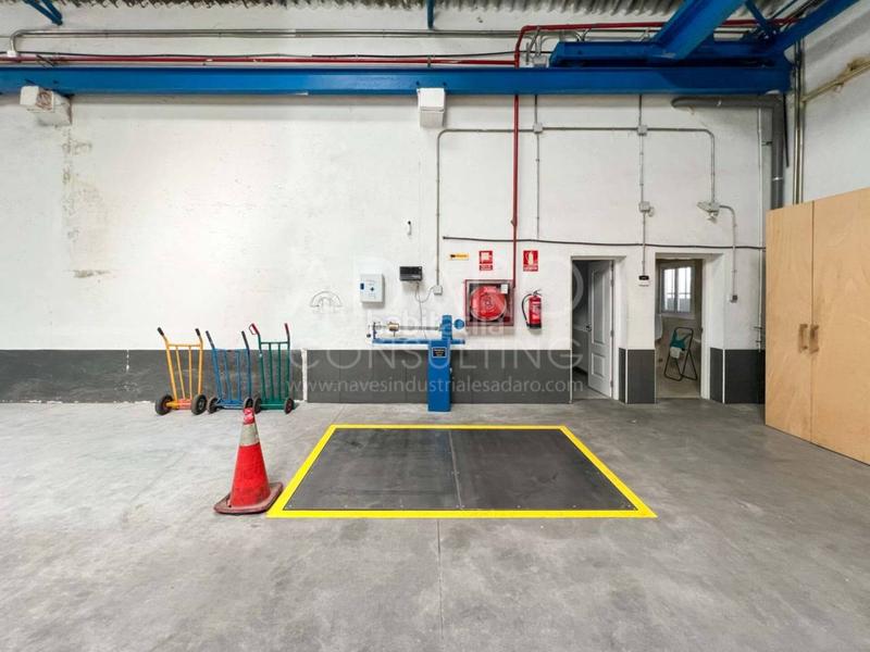 Foto d05b0e9f-c7da-4aa3-8fa4-2b15177eb0d2. Fabrikhalle in El Barral Ferial Coslada